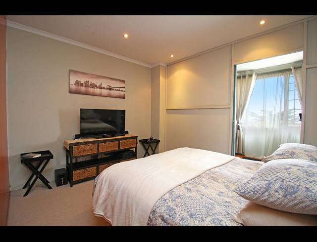 2 BEDROOM APARTMENT FOR SALE IN HOUGHTON ESTATE